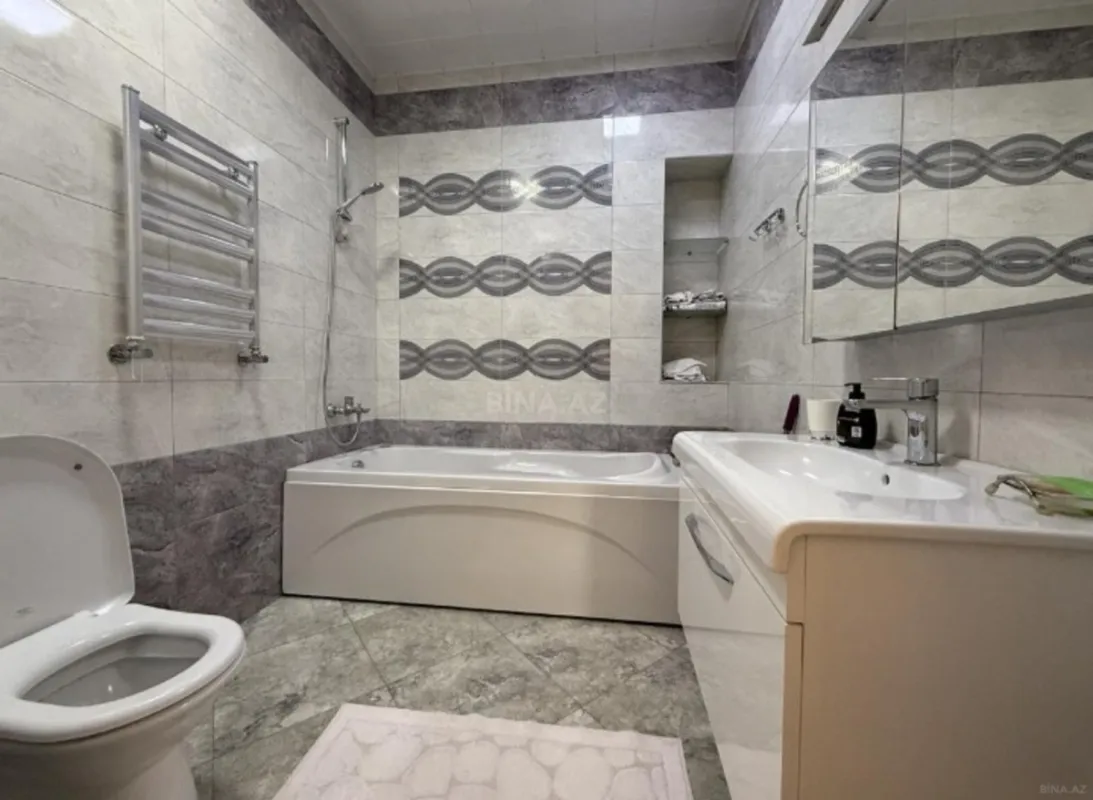 Satılır 3 otaqlı mənzil 143 m²
