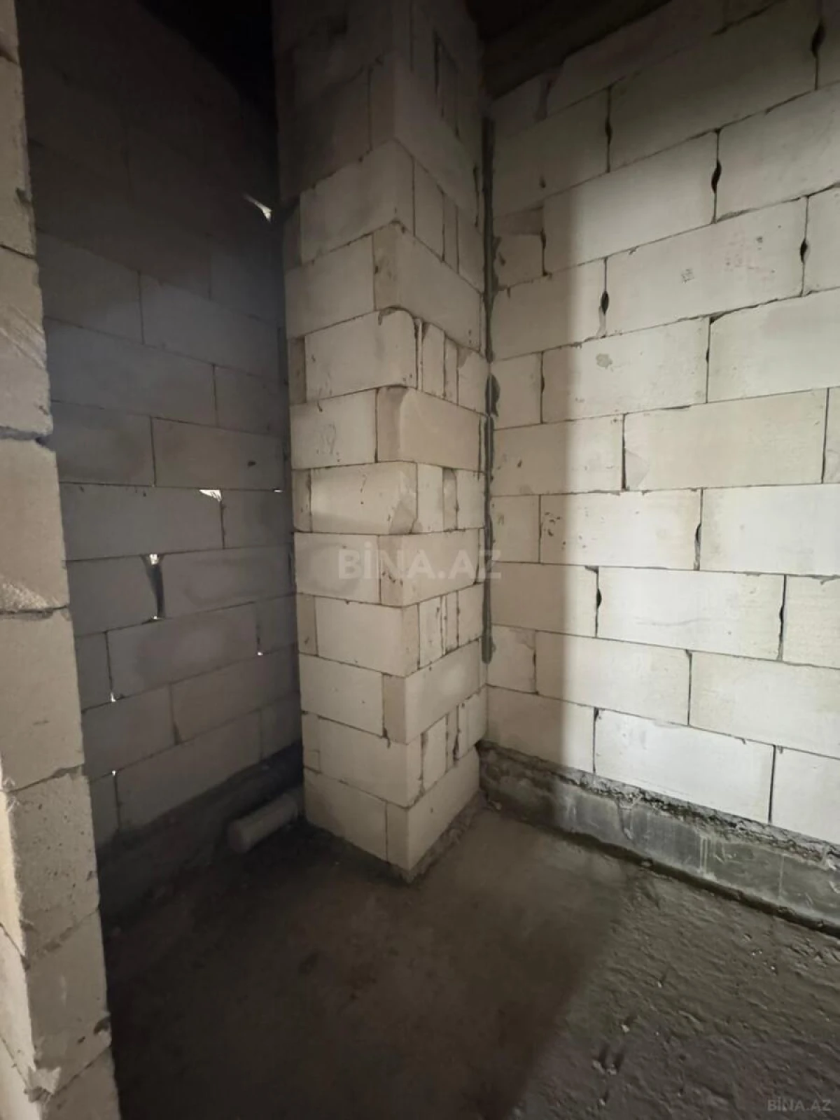 Satılır 2 otaqlı mənzil 98 m²