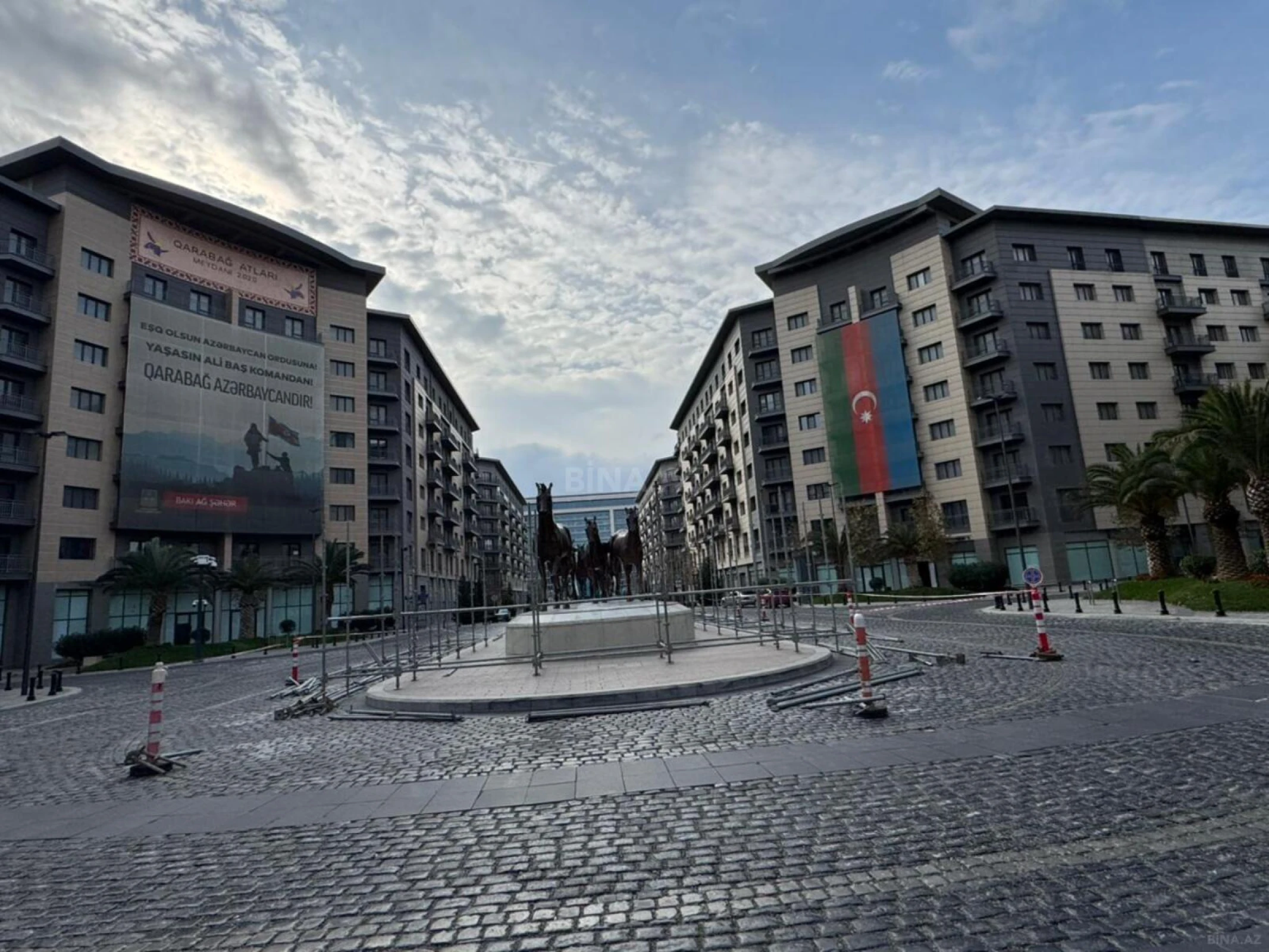 Satılır 2 otaqlı mənzil 98 m²