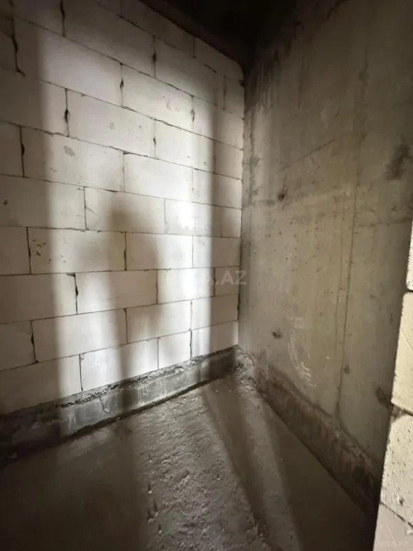 Satılır 2 otaqlı mənzil 98 m²