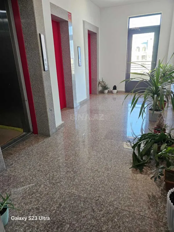Satılır 3 otaqlı mənzil 140 m²