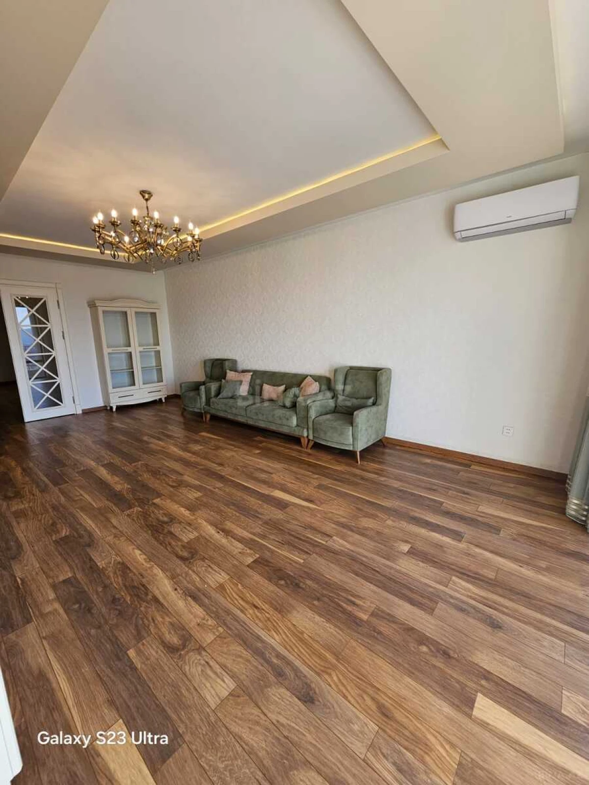 Satılır 3 otaqlı mənzil 140 m²