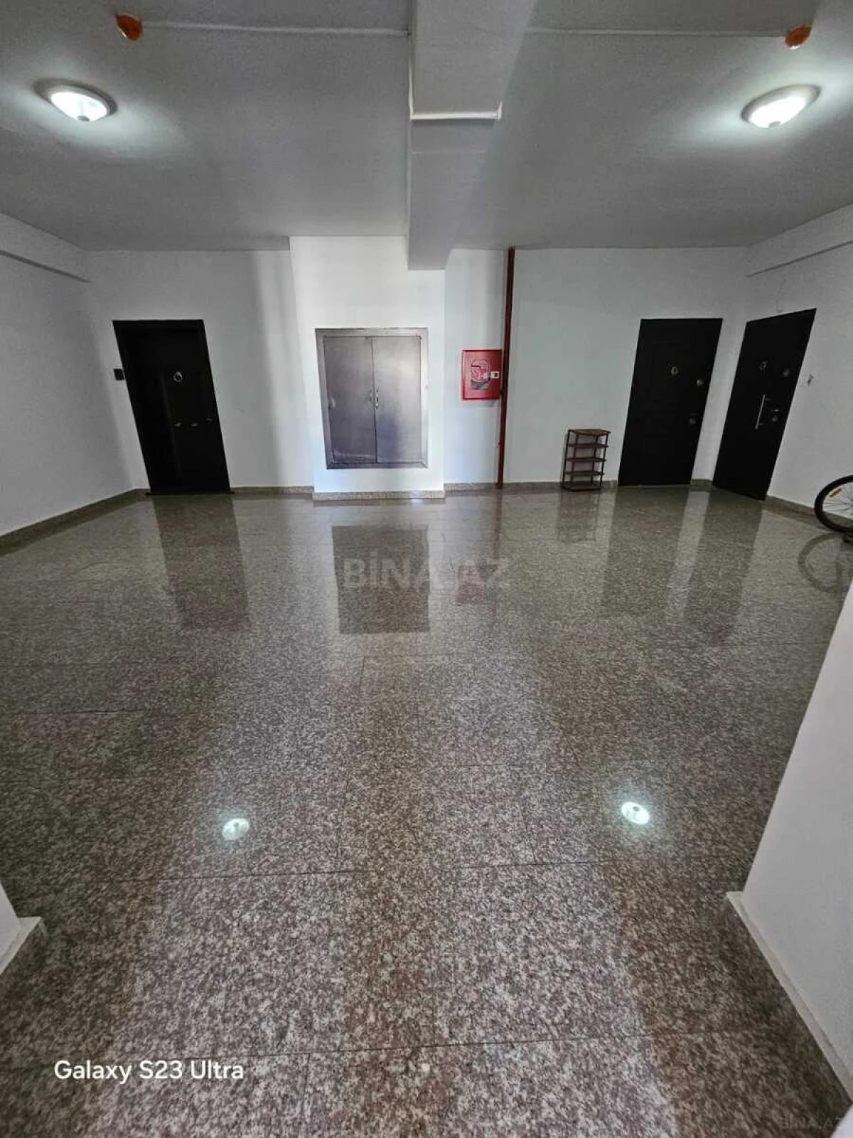 Satılır 3 otaqlı mənzil 140 m²