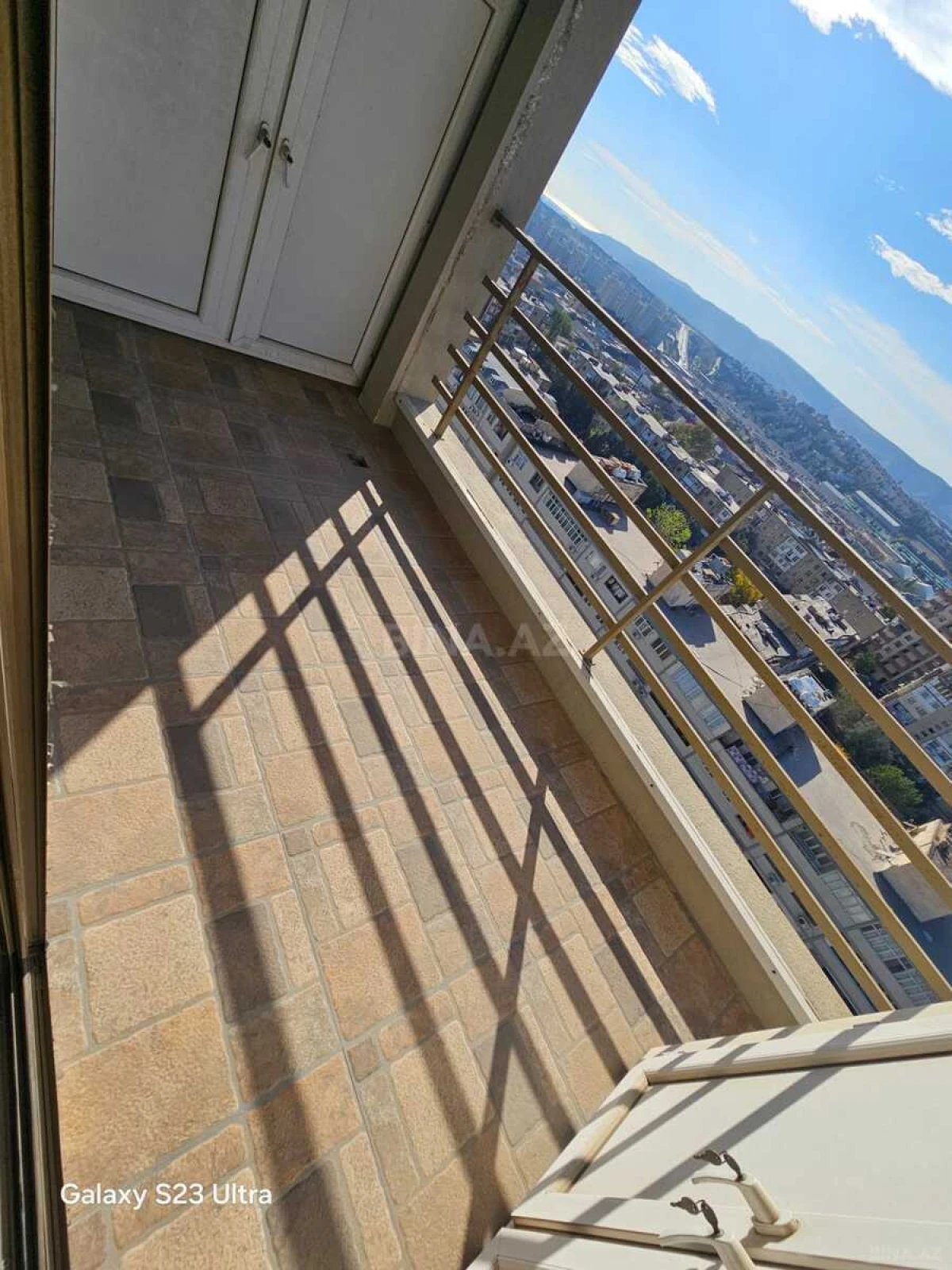 Satılır 3 otaqlı mənzil 140 m²