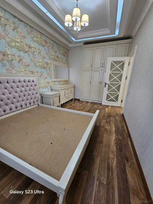 Satılır 3 otaqlı mənzil 140 m²