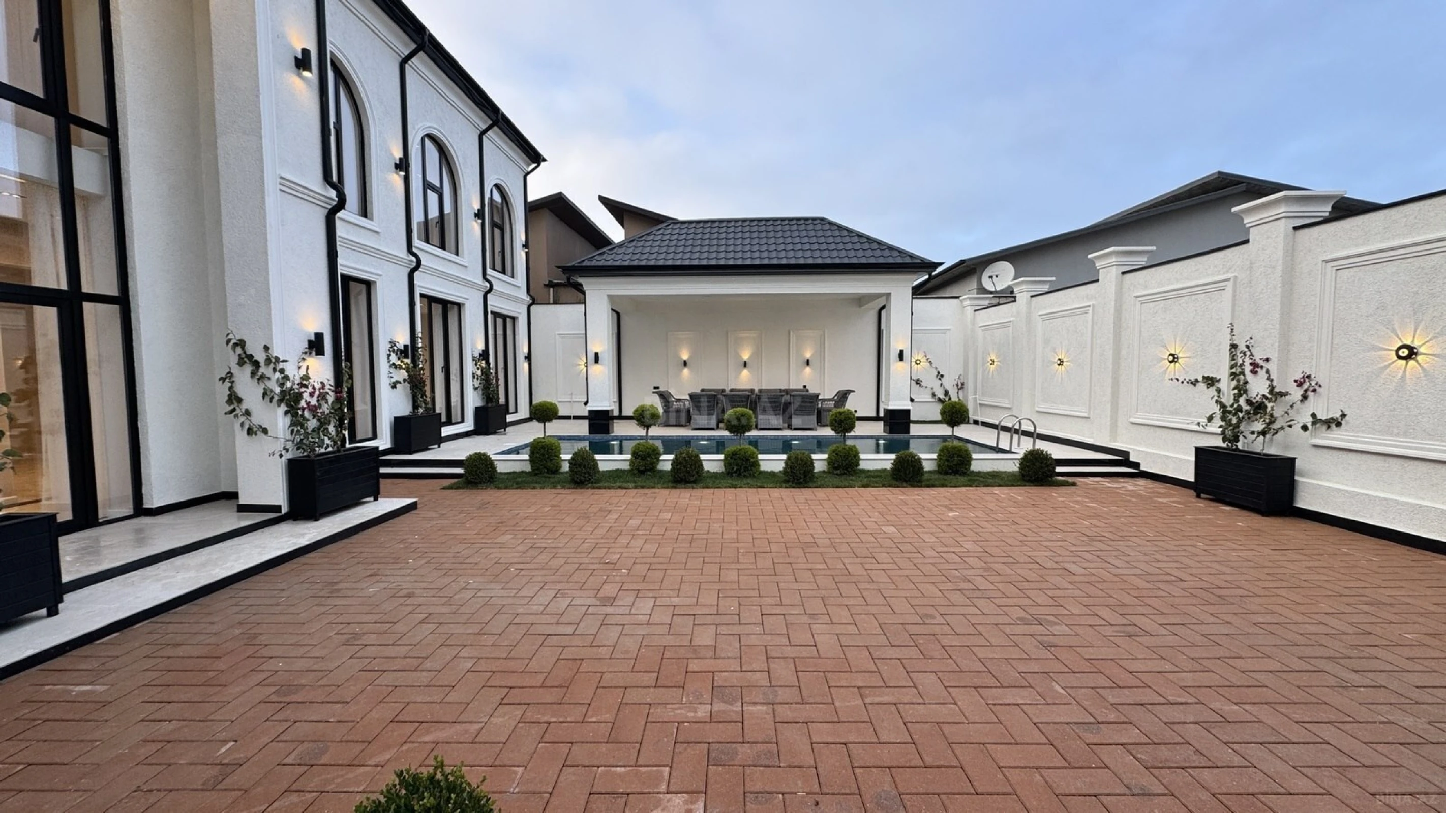 Satılır 4 otaqlı həyət evi 210 m²