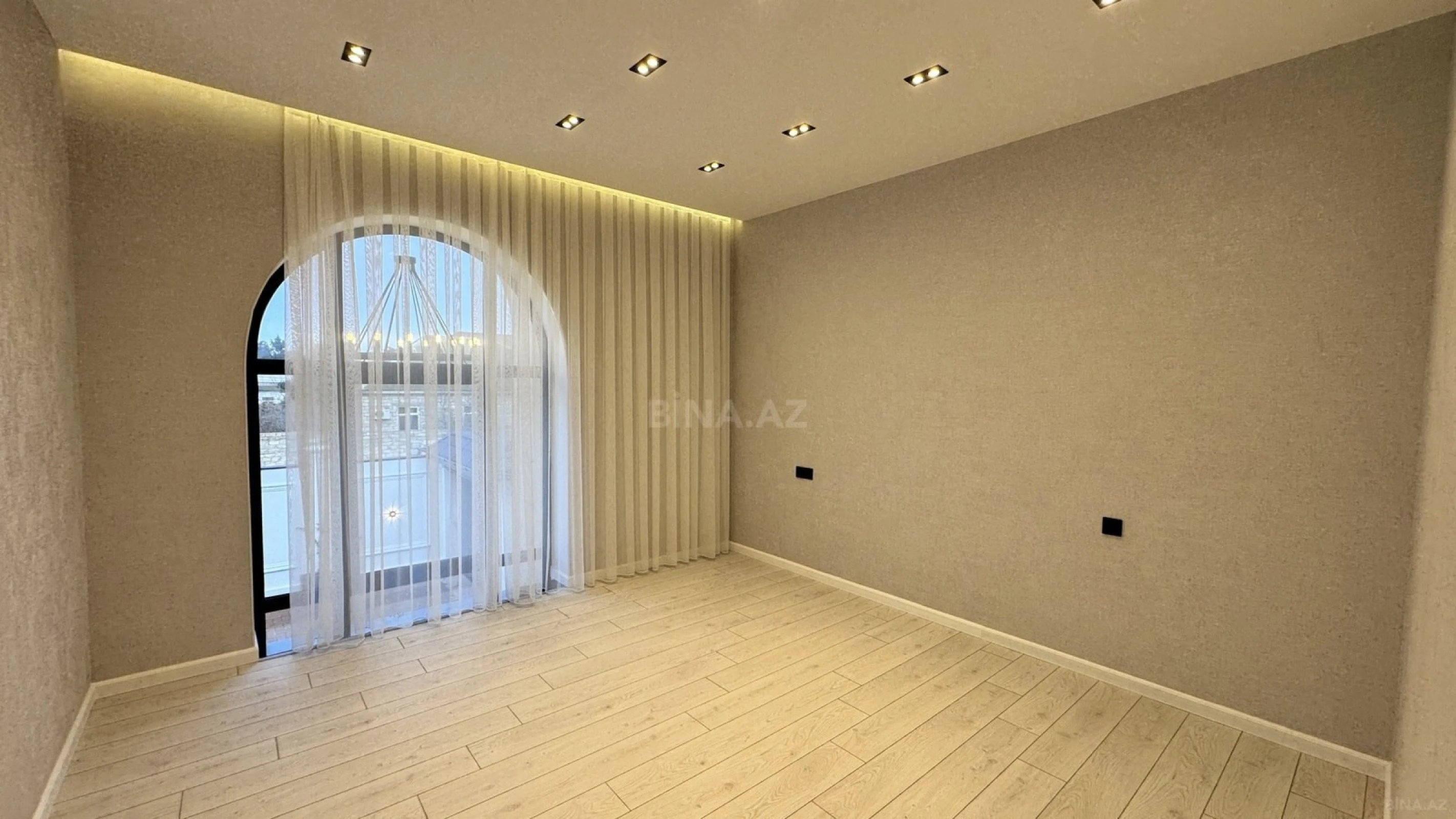 Satılır 4 otaqlı həyət evi 210 m²