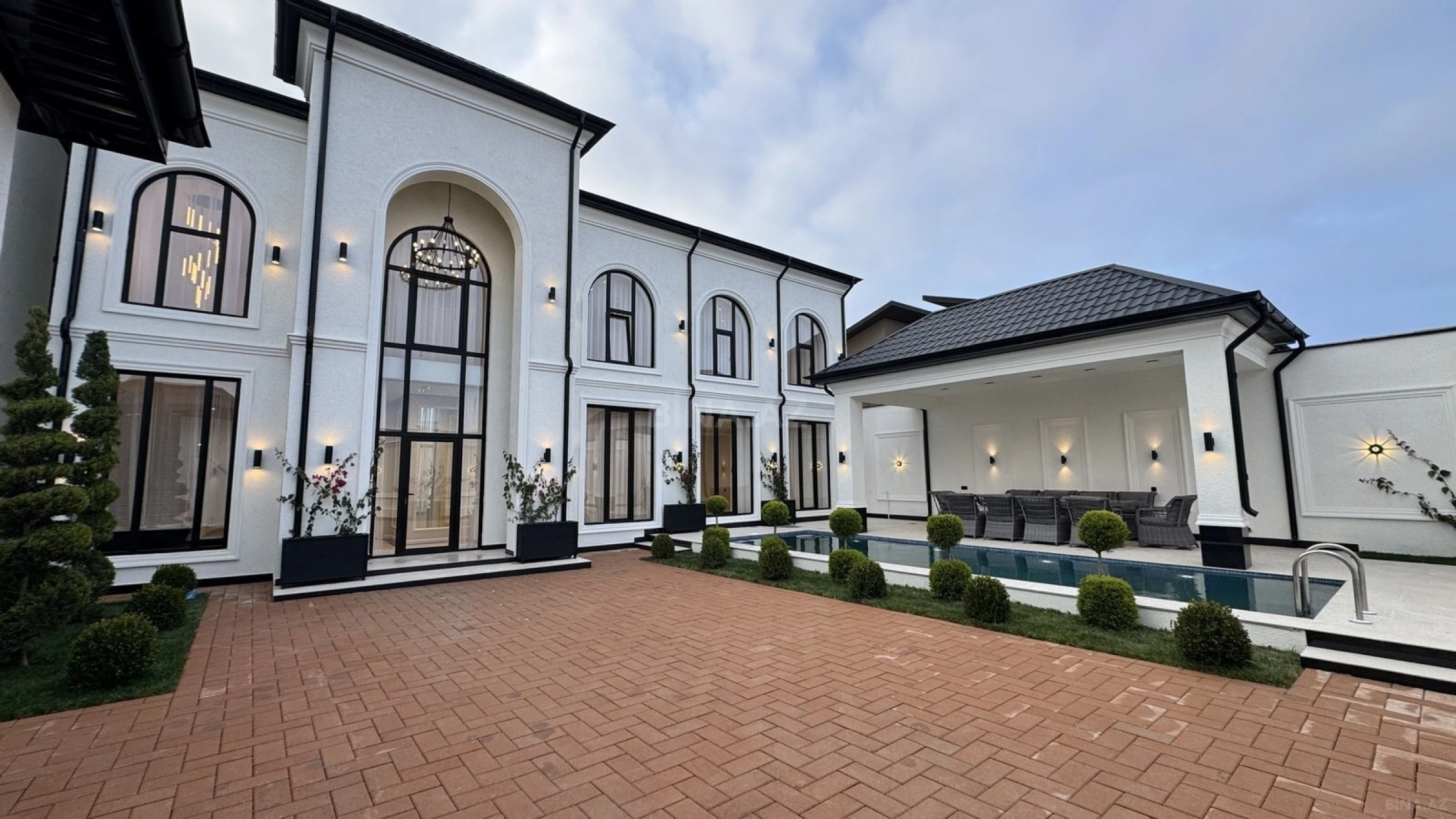 Satılır 4 otaqlı həyət evi 210 m²