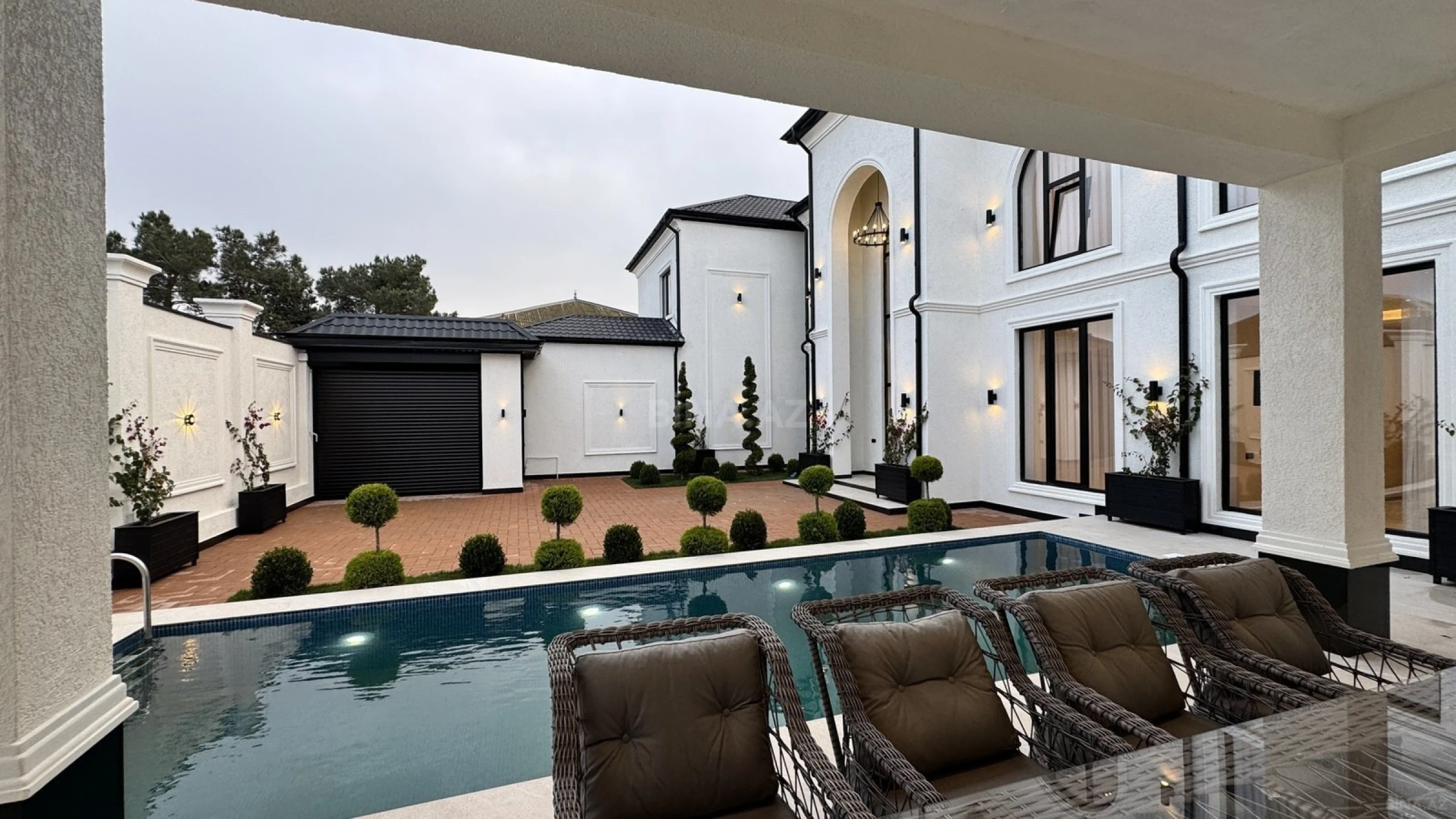 Satılır 4 otaqlı həyət evi 210 m²