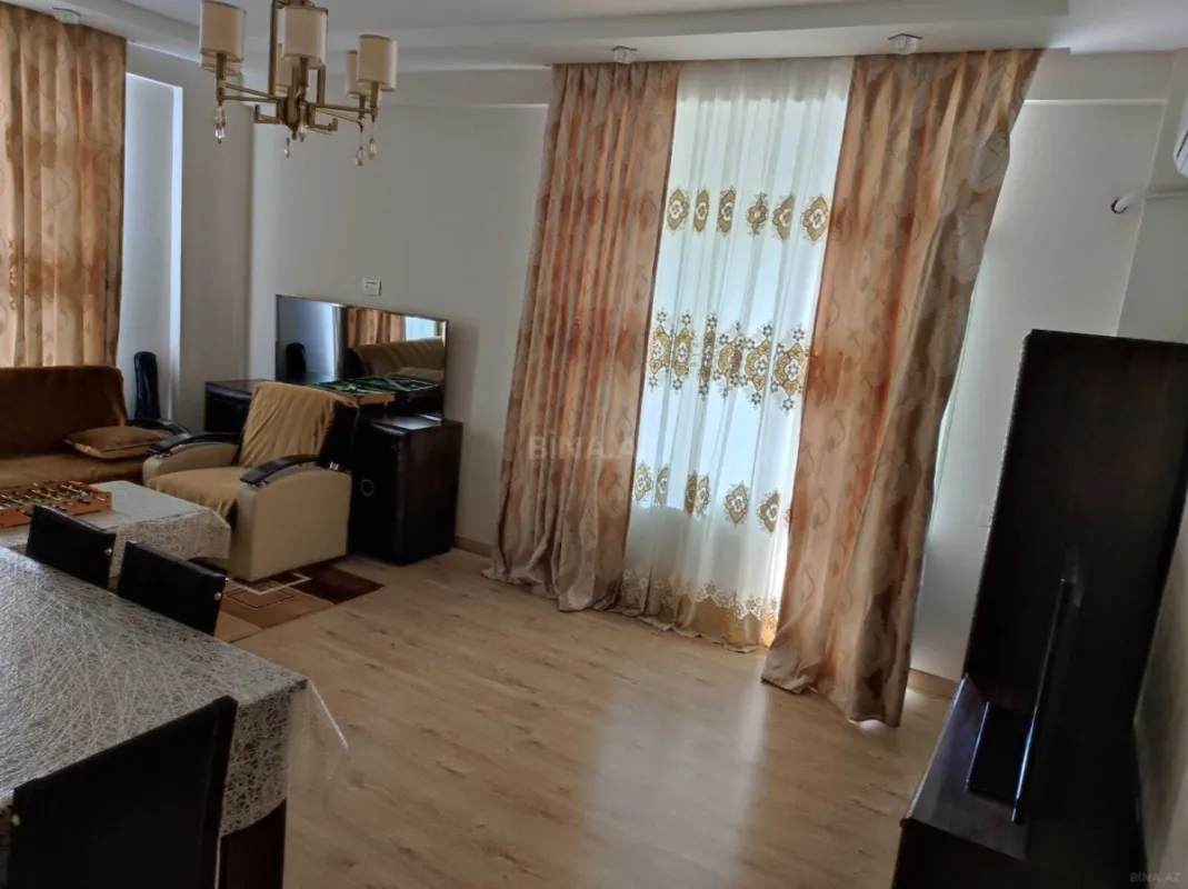 Kirayə verilir 3 otaqlı mənzil 102 m²