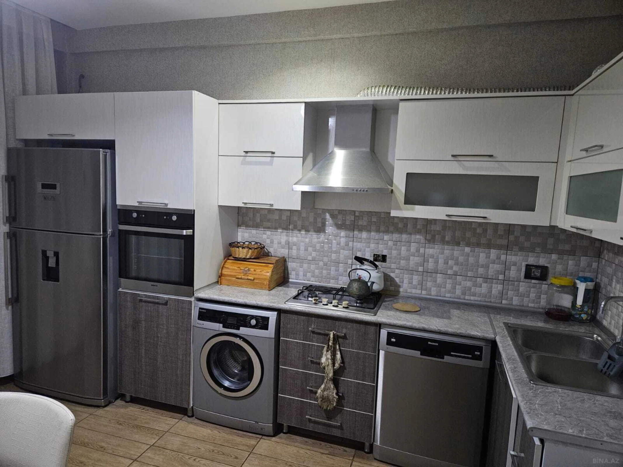Kirayə verilir 3 otaqlı mənzil 102 m²