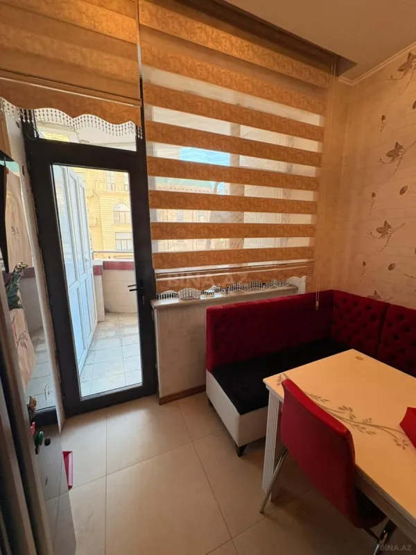 Satılır 4 otaqlı mənzil 170 m²