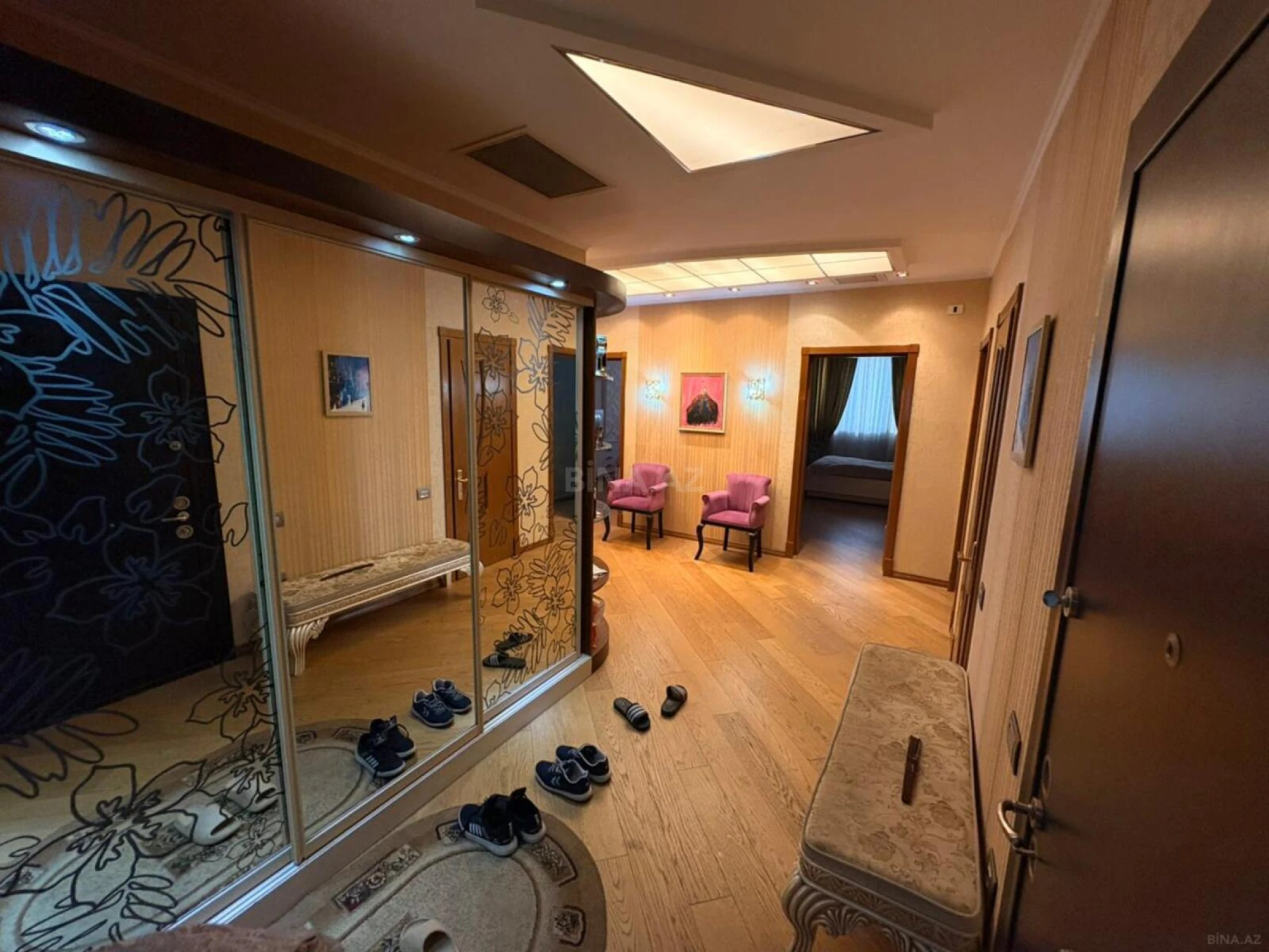 Satılır 4 otaqlı mənzil 170 m²