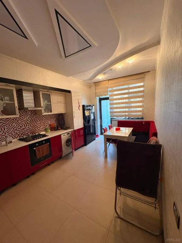 Satılır 4 otaqlı mənzil 170 m²