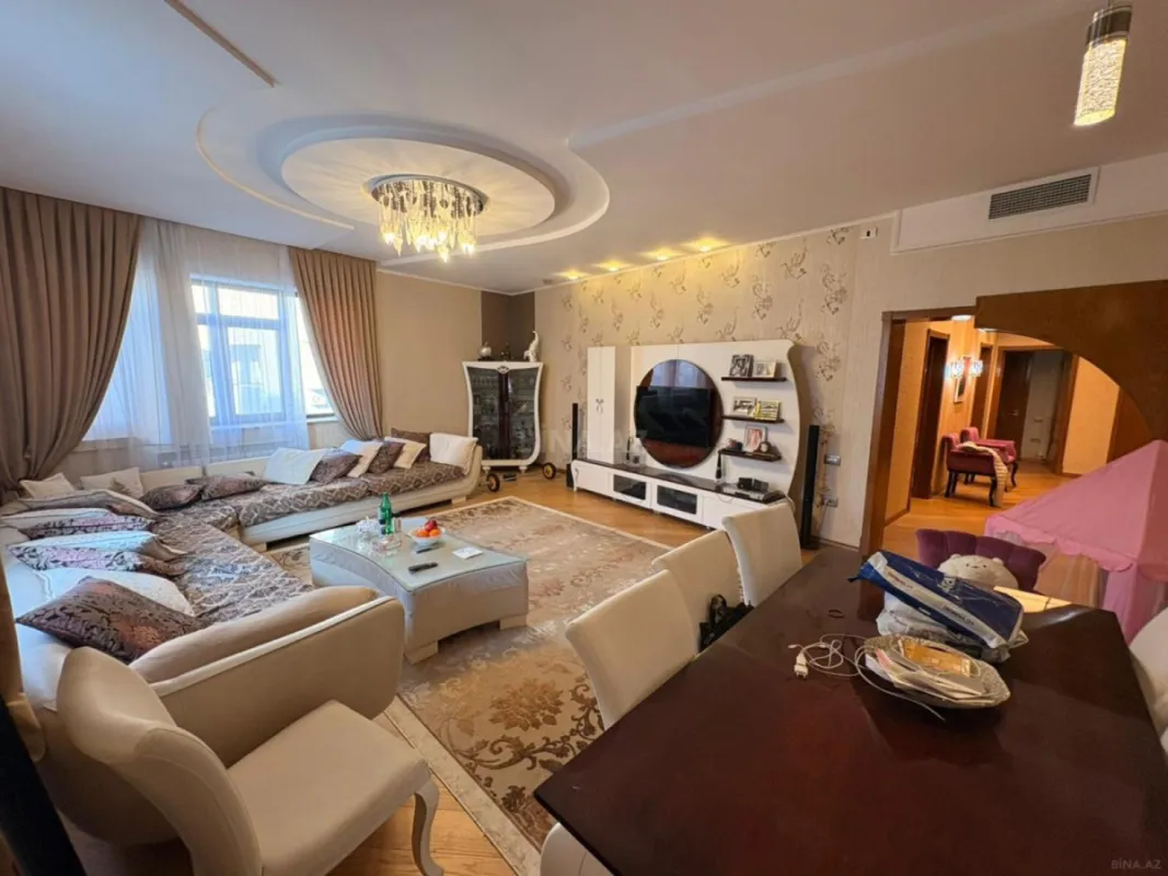 Satılır 4 otaqlı mənzil 170 m²