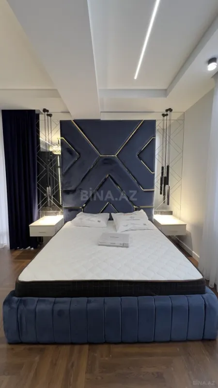 Satılır 4 otaqlı mənzil 230 m²