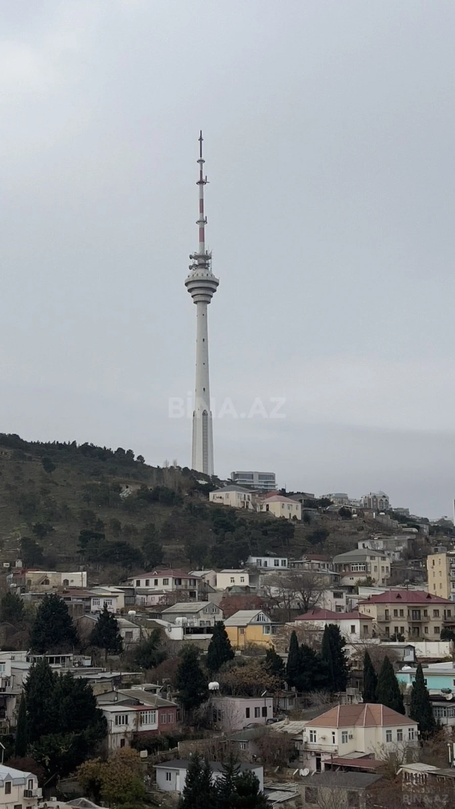 Satılır 4 otaqlı mənzil 230 m²