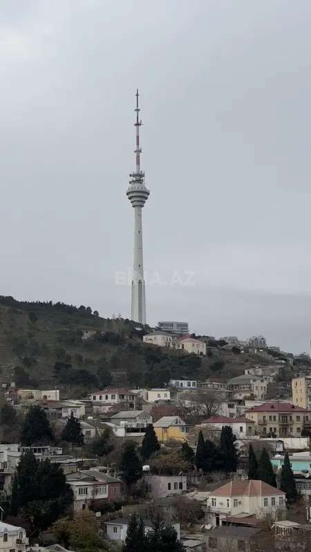 Satılır 4 otaqlı mənzil 230 m²