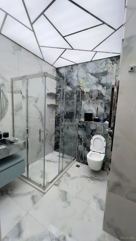 Satılır 4 otaqlı mənzil 230 m²