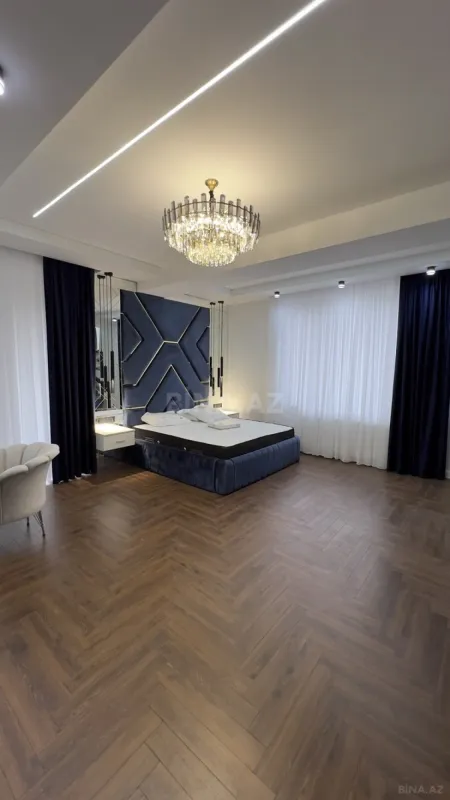 Satılır 4 otaqlı mənzil 230 m²