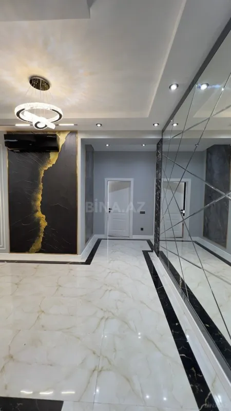 Satılır 4 otaqlı mənzil 230 m²