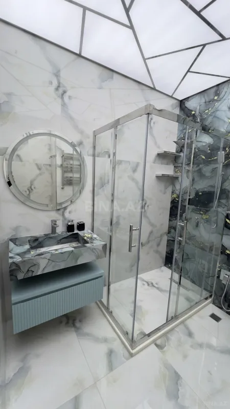 Satılır 4 otaqlı mənzil 230 m²