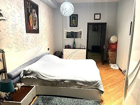 Satılır 4 otaqlı mənzil 160 m²