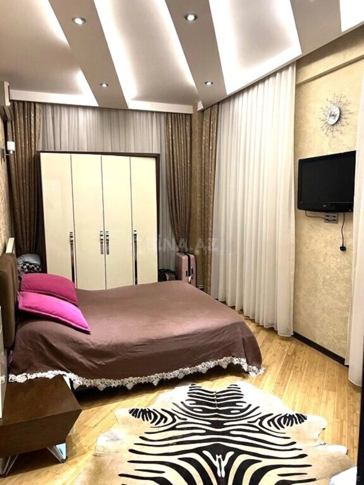 Satılır 4 otaqlı mənzil 160 m²