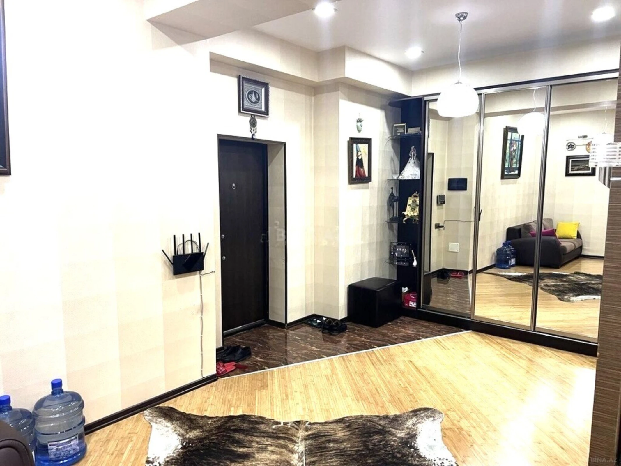 Satılır 4 otaqlı mənzil 160 m²