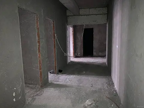 Satılır 4 otaqlı mənzil 231 m²