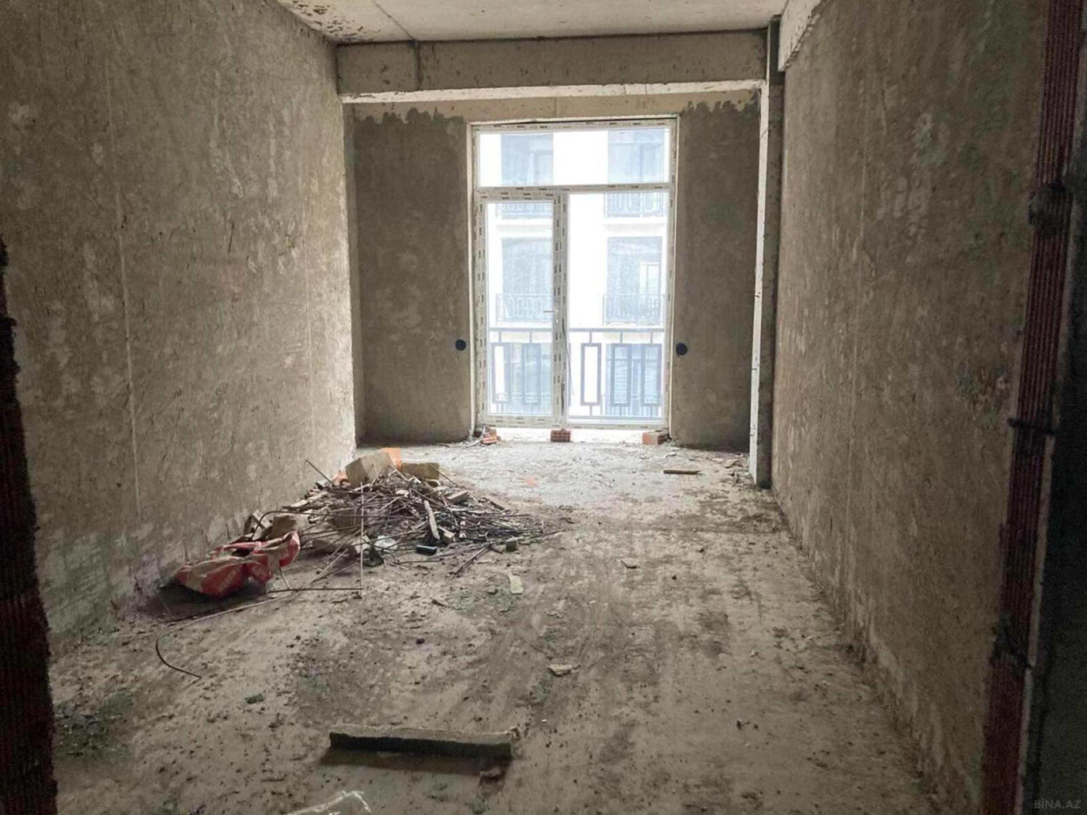 Satılır 4 otaqlı mənzil 231 m²