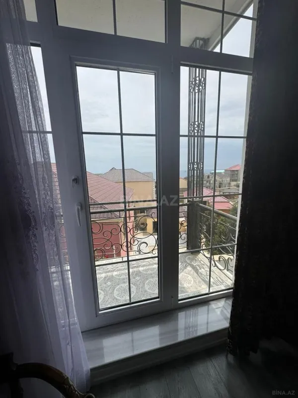 Satılır 7 otaqlı həyət evi 330 m²