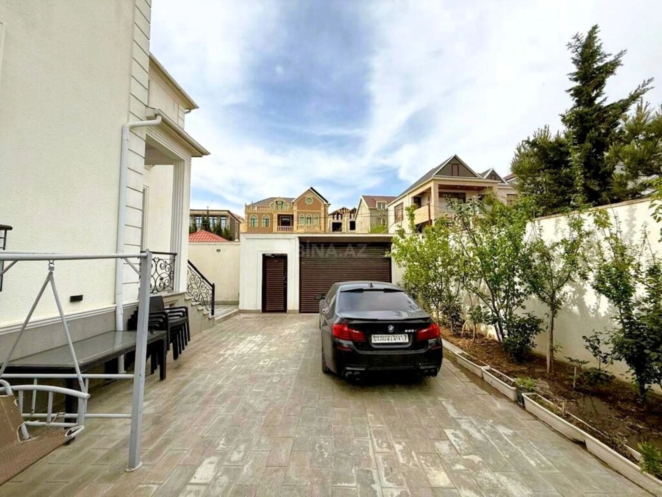 Satılır 7 otaqlı həyət evi 330 m²