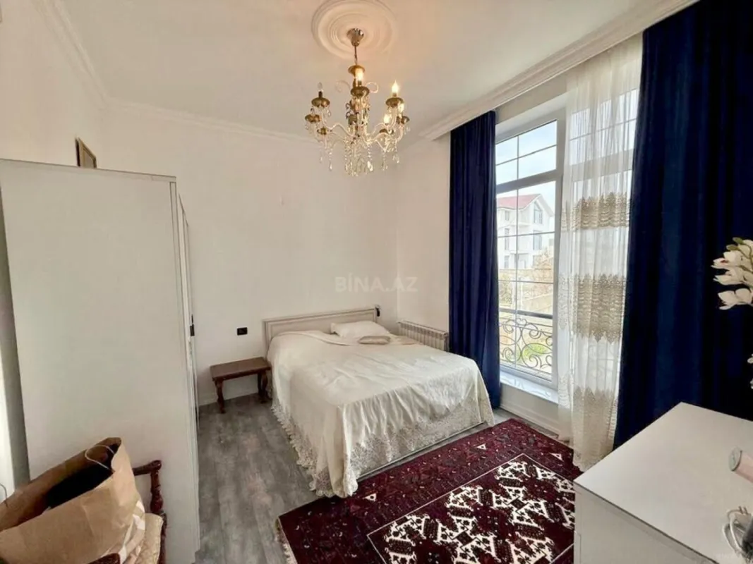 Satılır 7 otaqlı həyət evi 330 m²