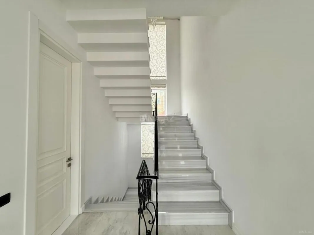 Satılır 7 otaqlı həyət evi 330 m²