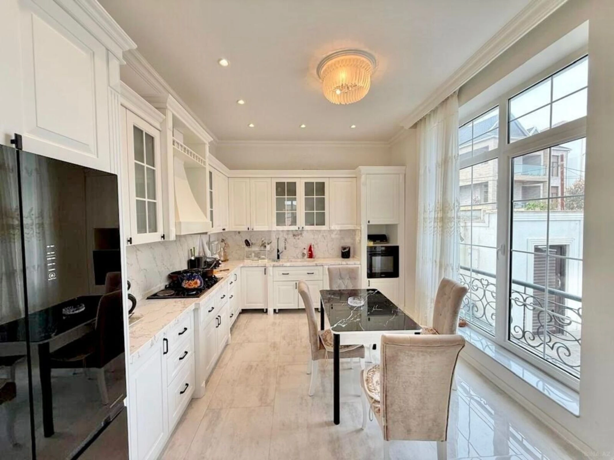 Satılır 7 otaqlı həyət evi 330 m²