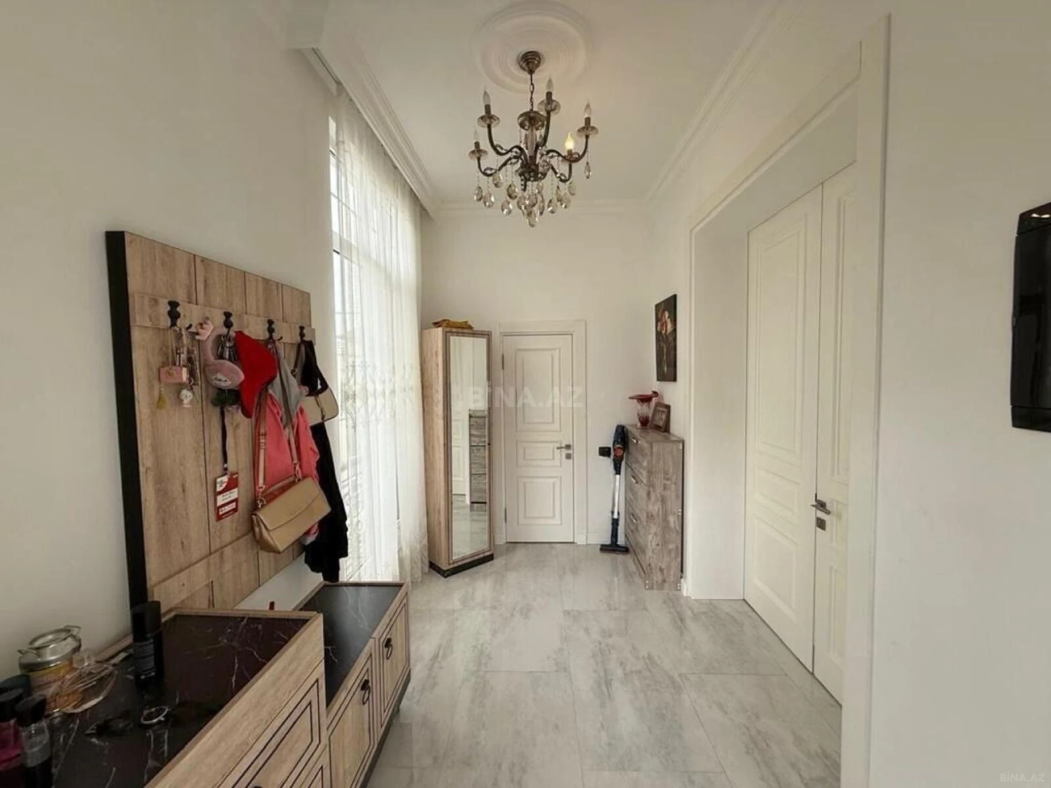 Satılır 7 otaqlı həyət evi 330 m²