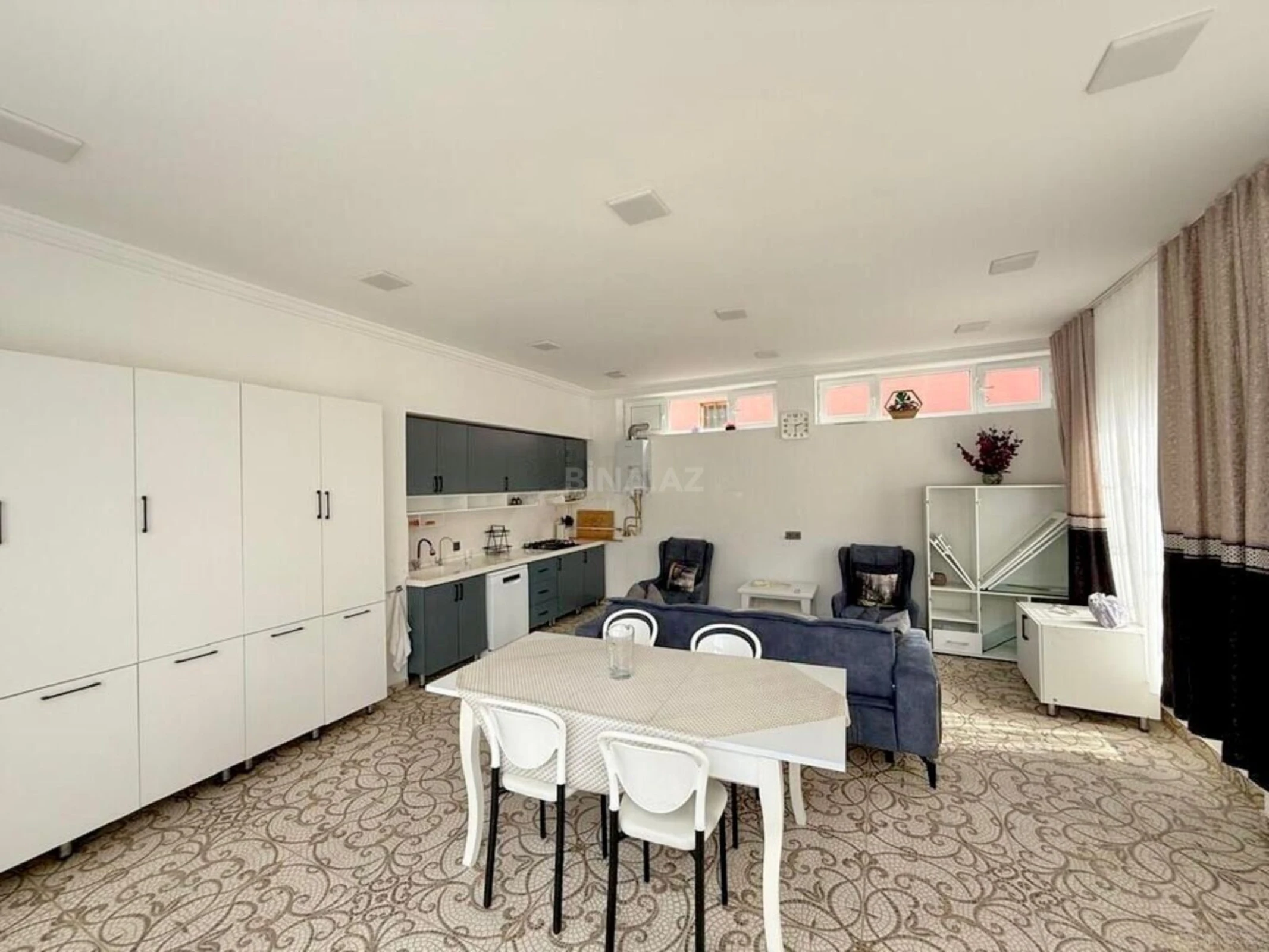 Satılır 7 otaqlı həyət evi 330 m²