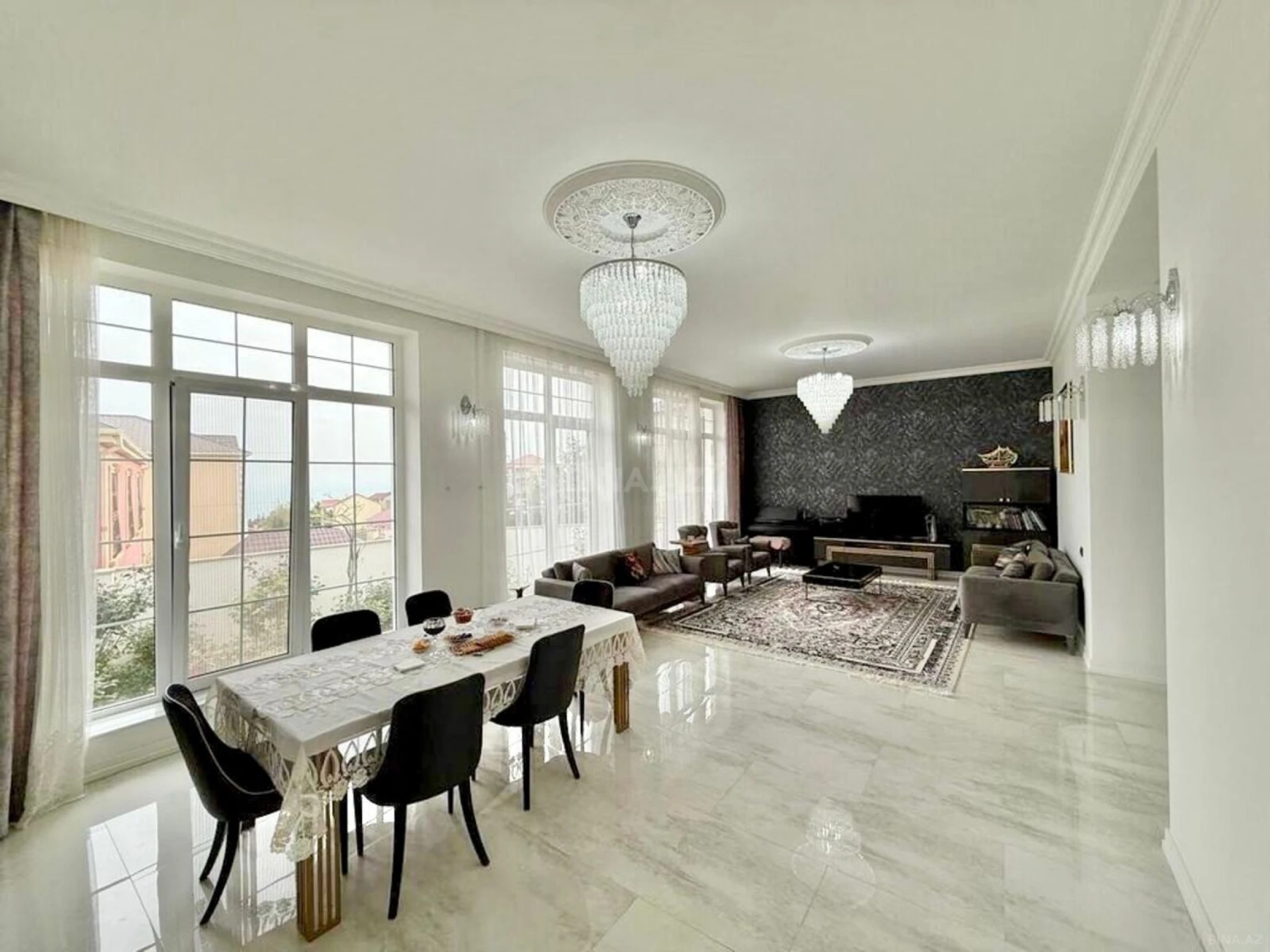 Satılır 7 otaqlı həyət evi 330 m²