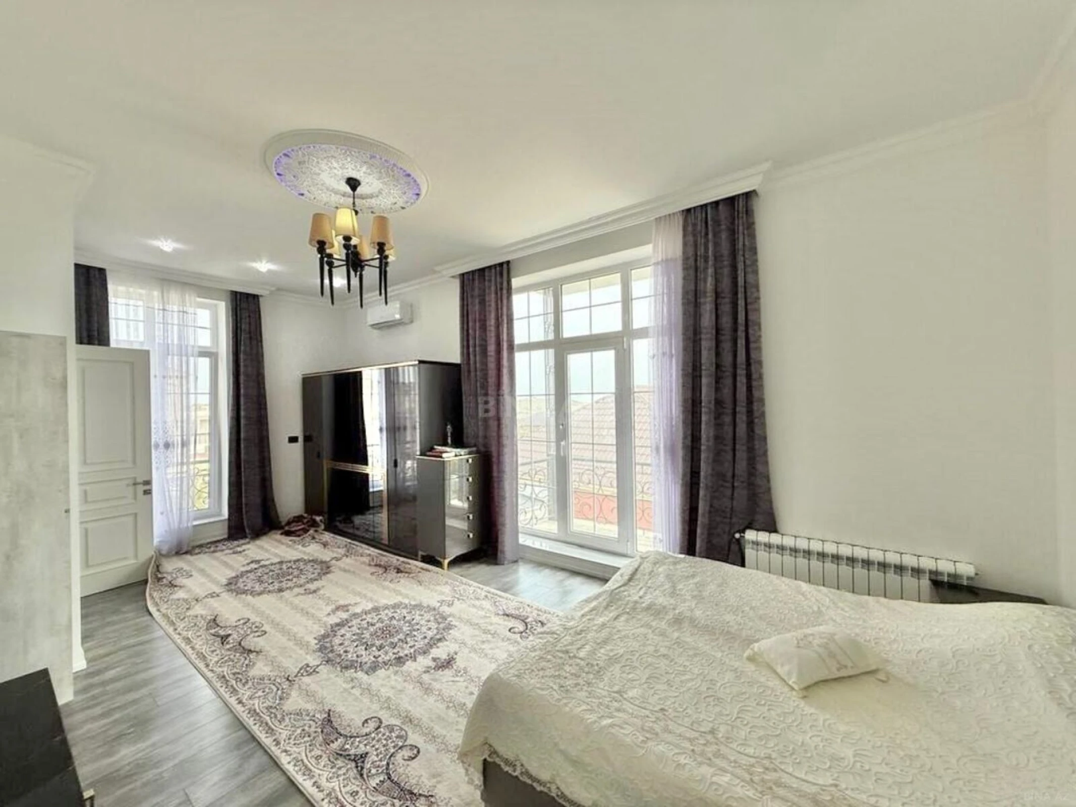 Satılır 7 otaqlı həyət evi 330 m²