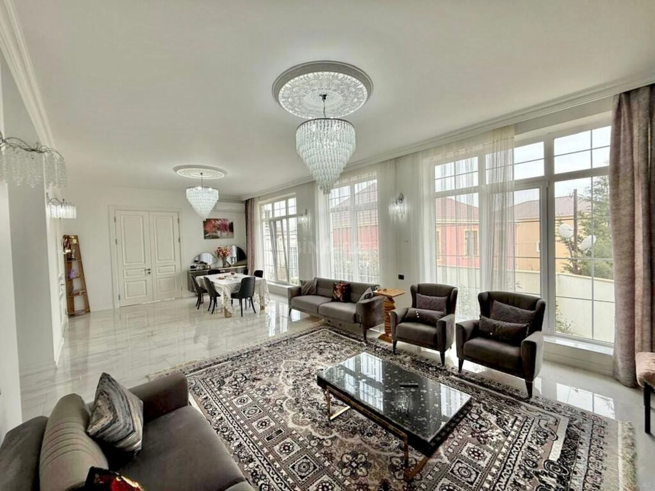 Satılır 7 otaqlı həyət evi 330 m²