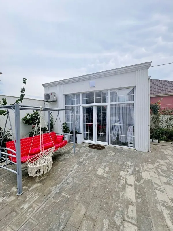 Satılır 7 otaqlı həyət evi 330 m²