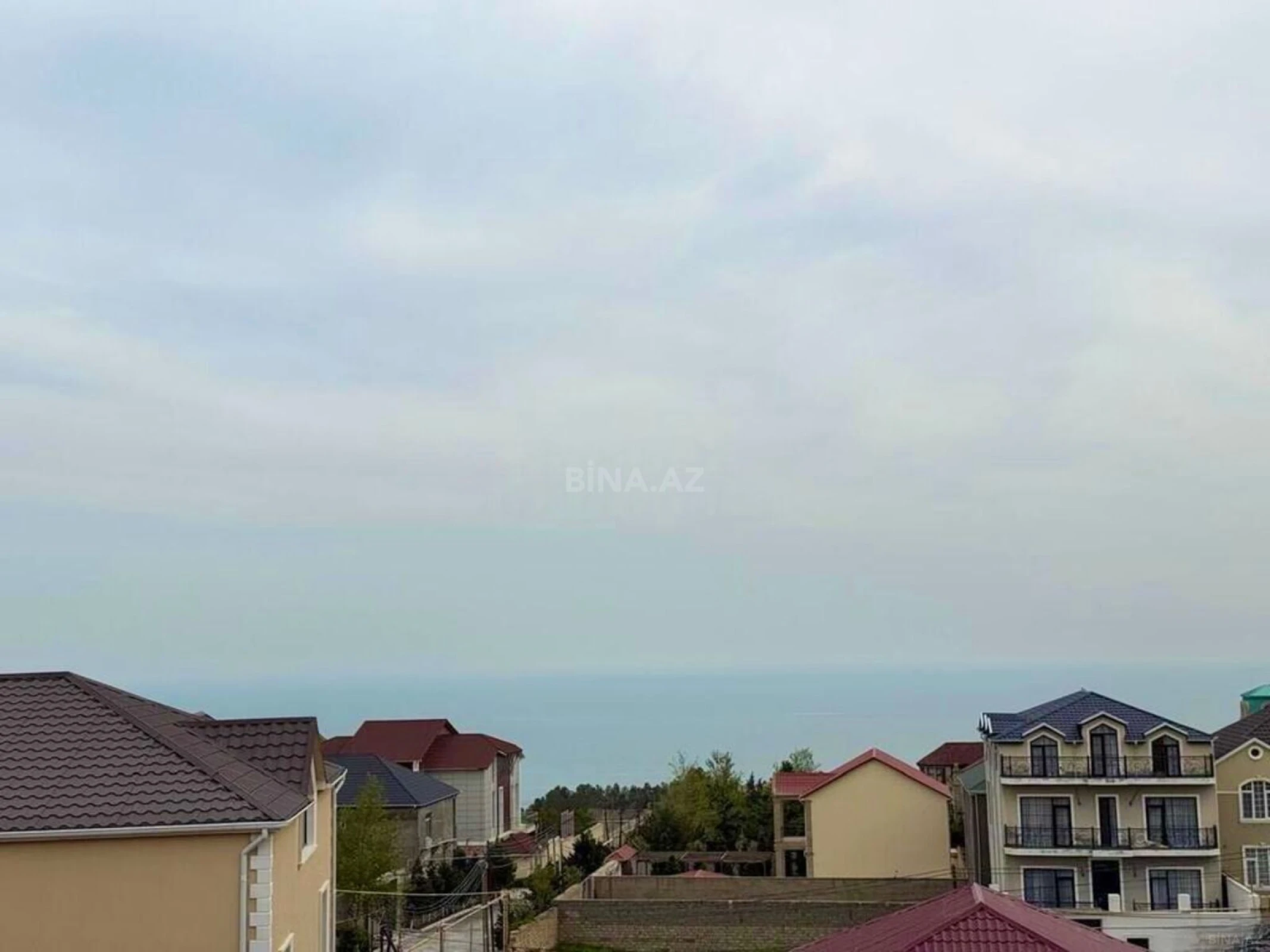 Satılır 7 otaqlı həyət evi 330 m²