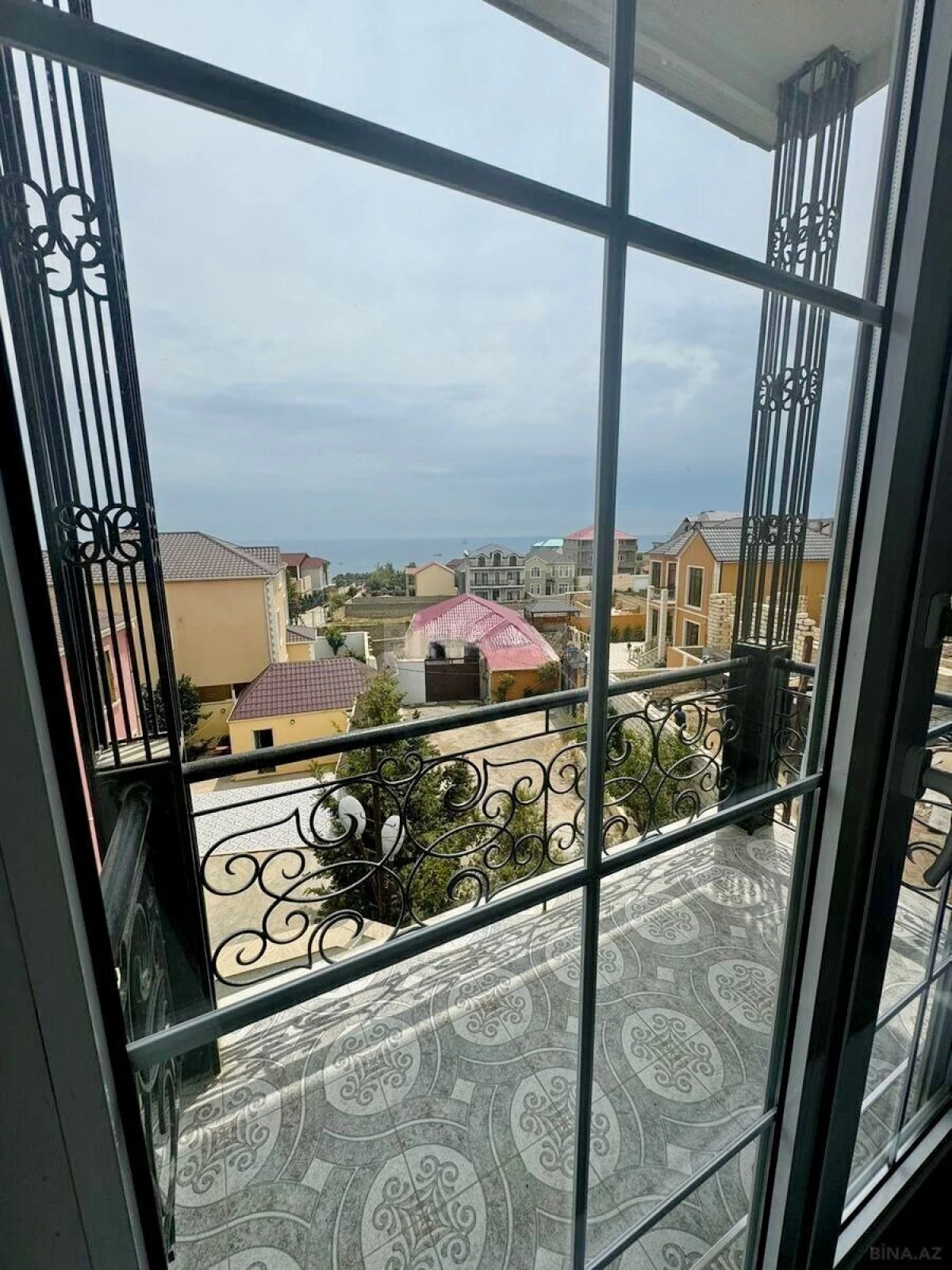 Satılır 7 otaqlı həyət evi 330 m²