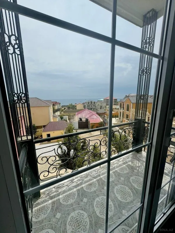 Satılır 7 otaqlı həyət evi 330 m²