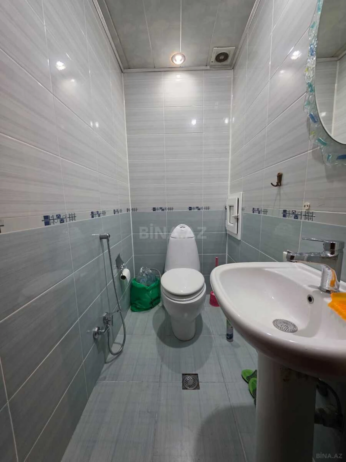 Satılır 2 otaqlı mənzil 93 m²