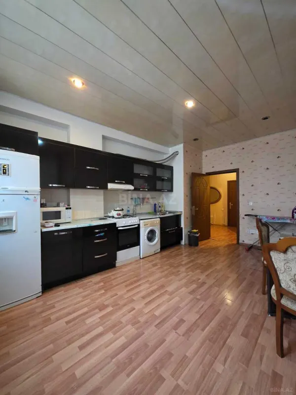 Satılır 2 otaqlı mənzil 93 m²