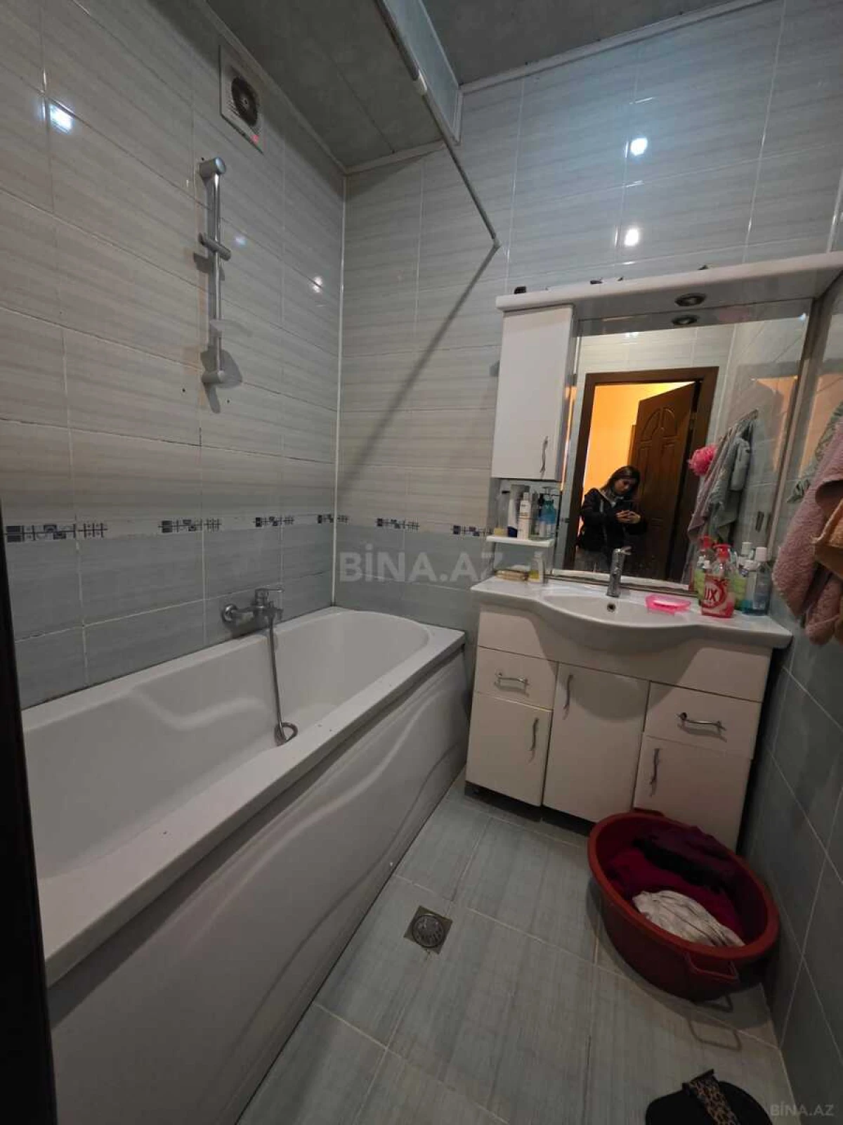 Satılır 2 otaqlı mənzil 93 m²