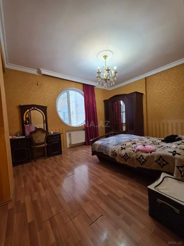 Satılır 2 otaqlı mənzil 93 m²