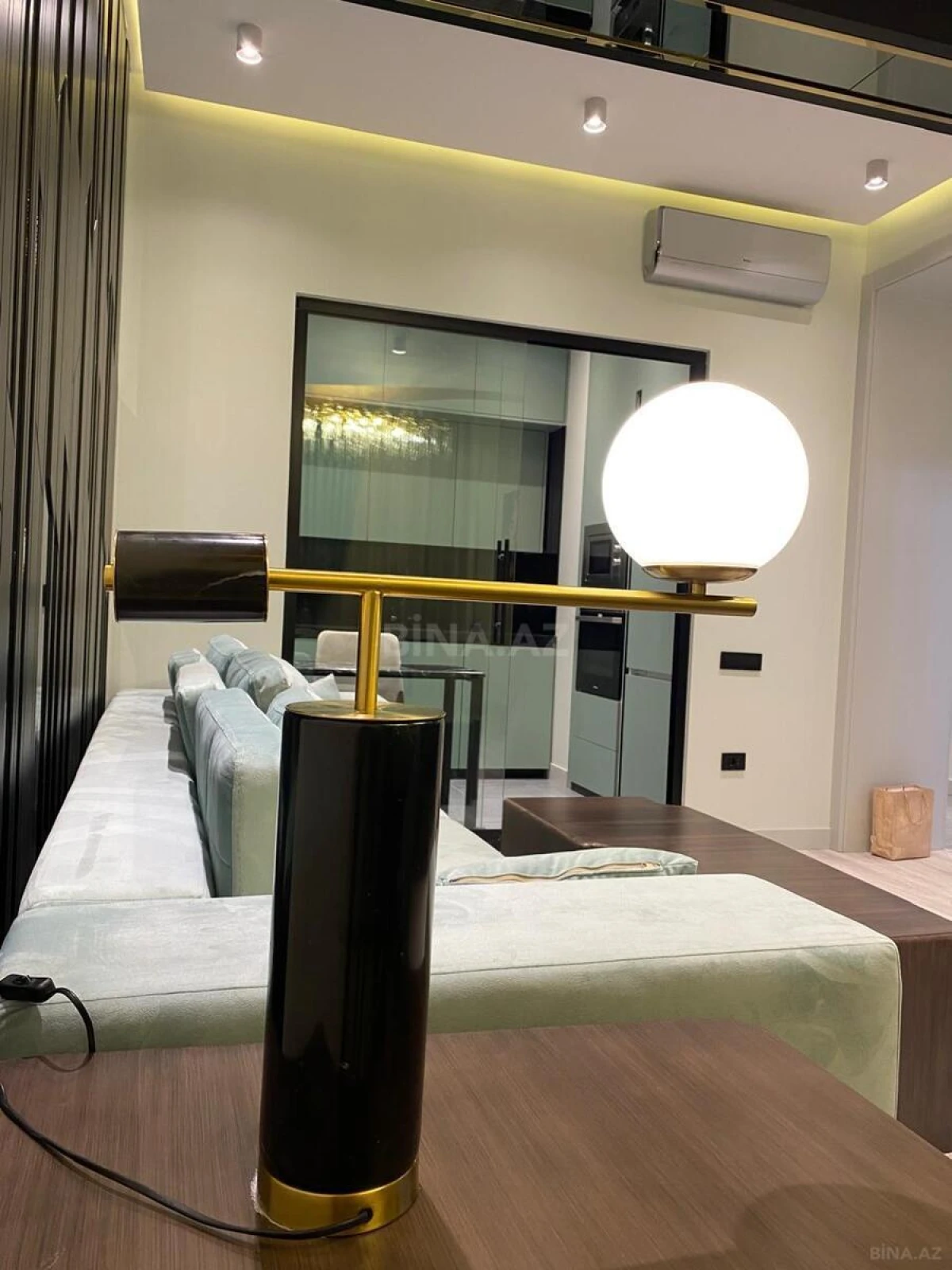 Satılır 2 otaqlı mənzil 64 m²